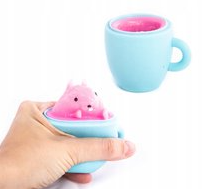 GNIOTEK MYSZ W FILIŻANCE DO ŚCISKANIA ZABAWKA ANTYSTRESOWA SENSORYCZNA ADHD