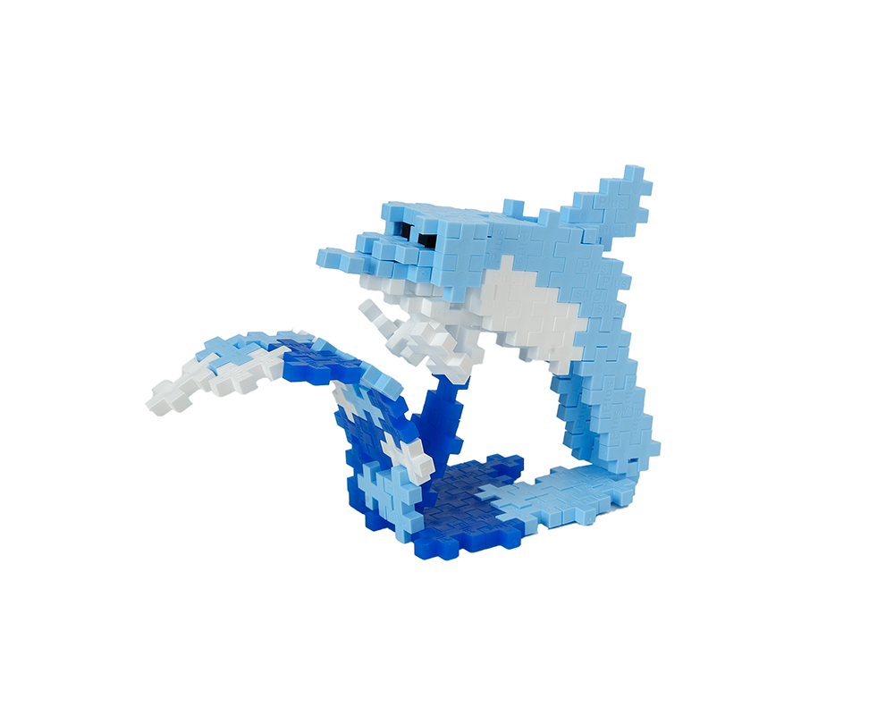 Klocki Plus-Plus Dolphin – przykładowa złożona figurka delfina z elementów 2D i 3D