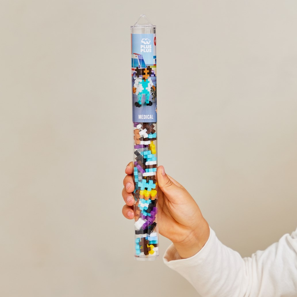 PLUS-PLUS TUBA LEKARZ - zawartość tuby i przykładowe konstrukcje