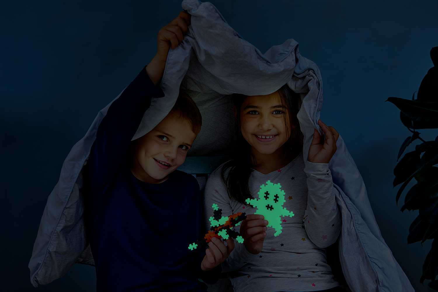 Klocki Konstrukcyjne 3D PLUS-PLUS świecące w ciemności - pudełko zestawu 500 elementów z gotowymi modelami