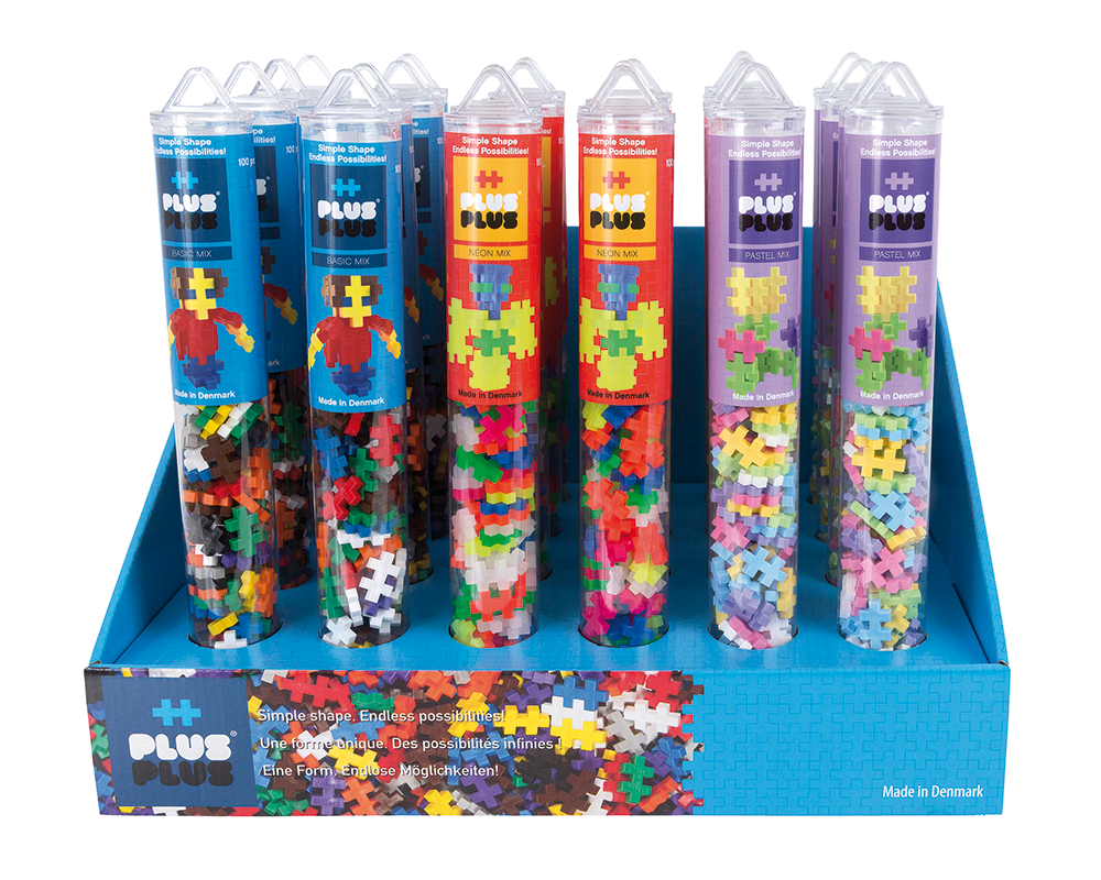 Display Plus-Plus z 24 tubami klocków Basic, Neon i Pastel w ekspozytorze sklepowym