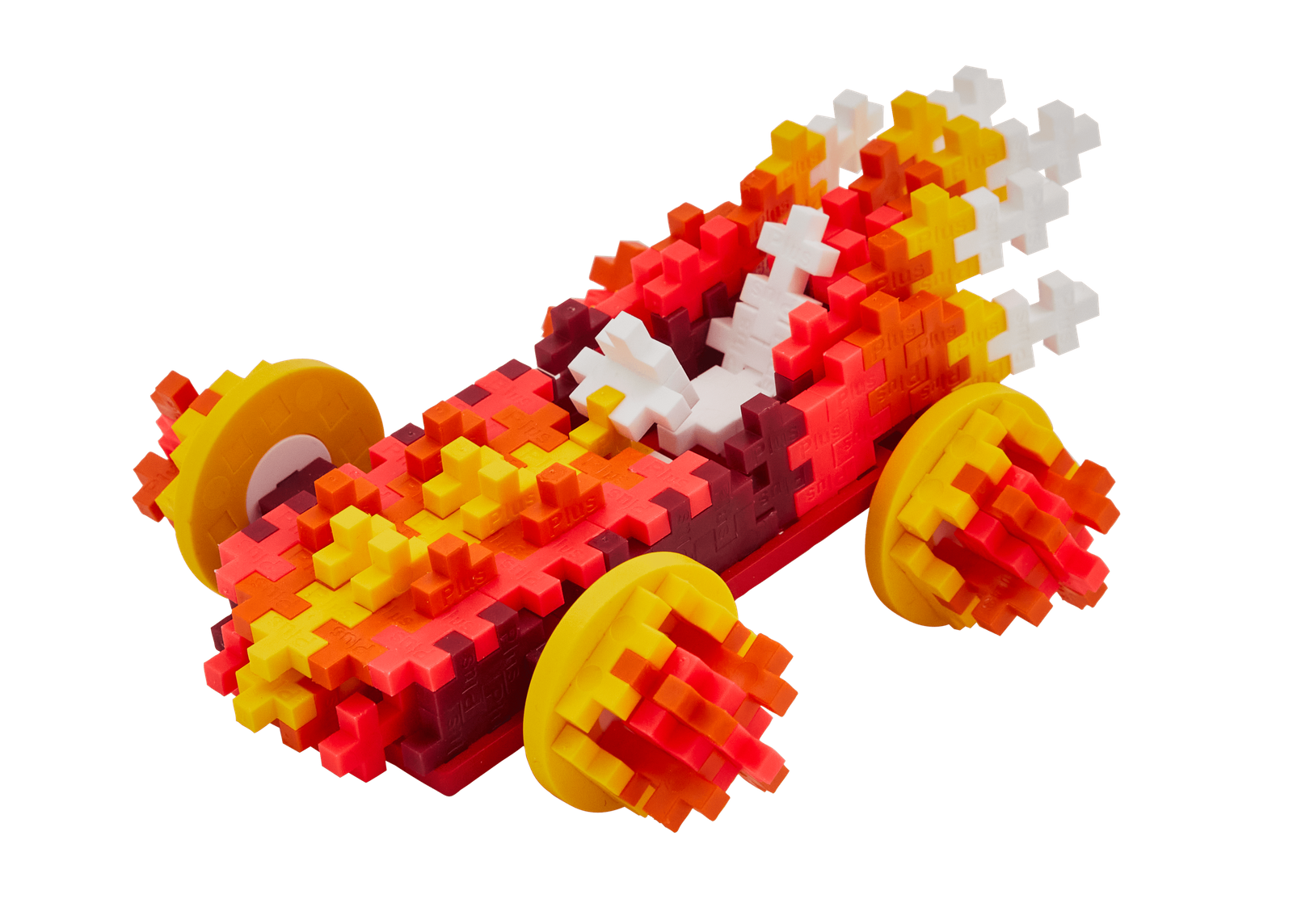 Zbudowany samochód z klocków Plus-Plus Auto z ruchomymi kołami na płycie bazowej