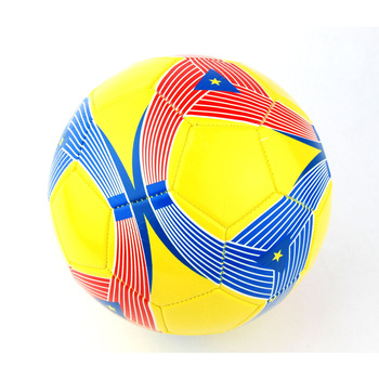 Piłka nożna TR25650 wytrzymała do gry treningowej na każdą nawierzchnię