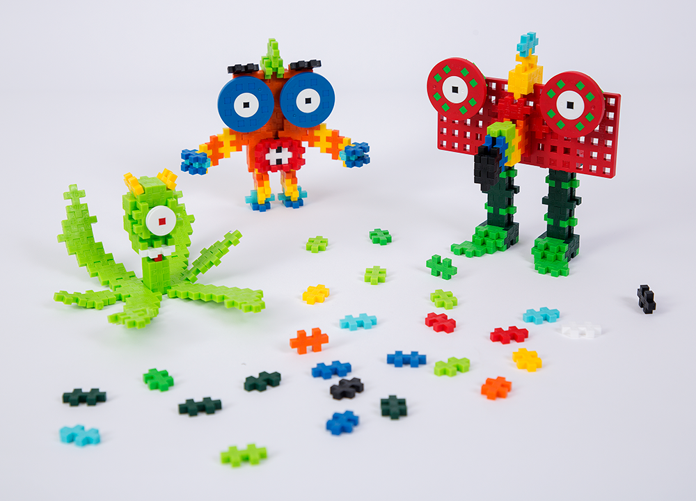 PLUS-PLUS Naucz się budować potworki – dziecko buduje kolorowe potworki z instrukcją
