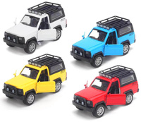 Auto terenowe metalowe z oświetleniem i efektem dźwiękowym realistyczne