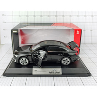 AUDI A6L 1:18 METAL ŚW./DŹW. W PUDEŁKU