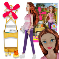 Zestaw Lalka Na Farmie Wiatrak Kura Kurczaczki Farmerka Akcesoria 