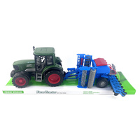 TRAKTOR Z MASZYNĄ POD KLOSZEM